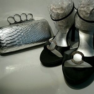 Expression NYC. Clutch